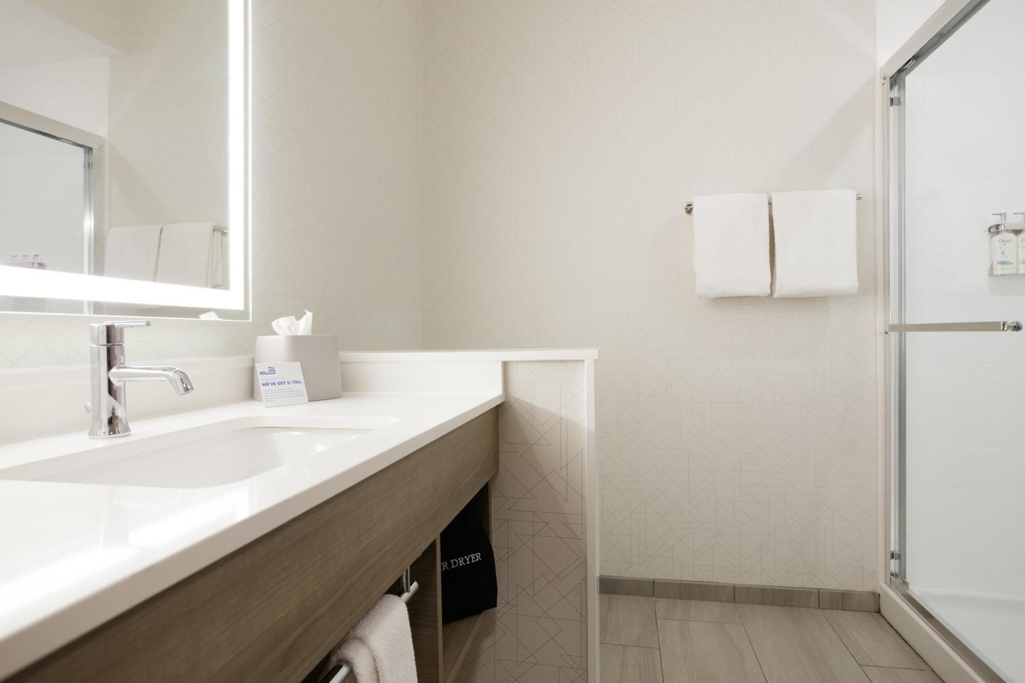 Holiday Inn Express Hotel & Suites Sanford By Ihg Εξωτερικό φωτογραφία