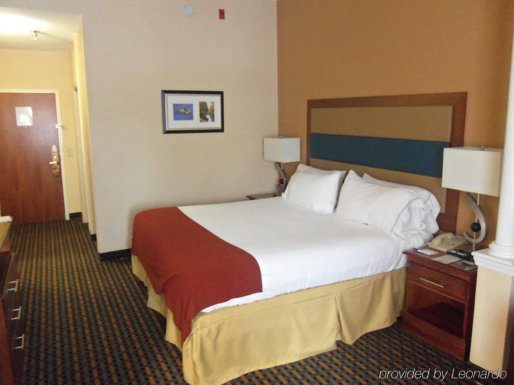 Holiday Inn Express Hotel & Suites Sanford By Ihg Εξωτερικό φωτογραφία