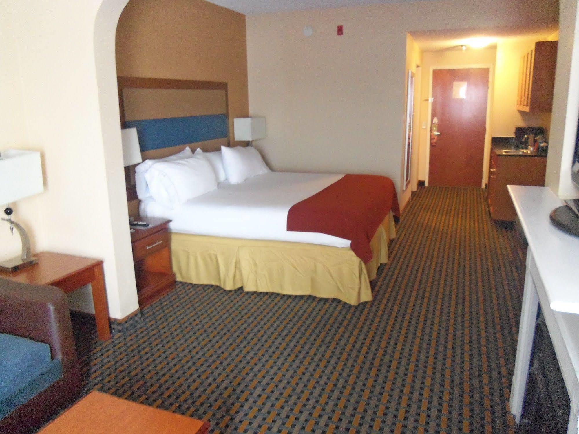 Holiday Inn Express Hotel & Suites Sanford By Ihg Εξωτερικό φωτογραφία