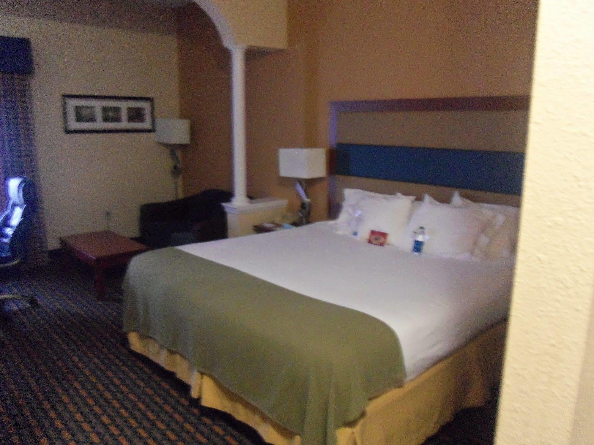 Holiday Inn Express Hotel & Suites Sanford By Ihg Εξωτερικό φωτογραφία